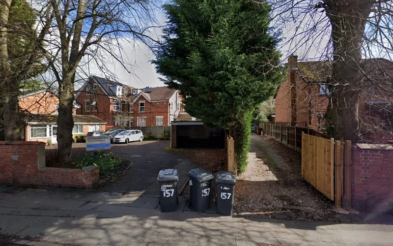 T J Knowles & Associates, Dental Surgeons. - Dental clinic in Wolverhampton