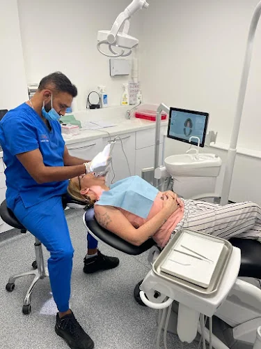 Iconic Smiles - Hilltop (NHS & Private Dentist) - Dentist in Hatfield