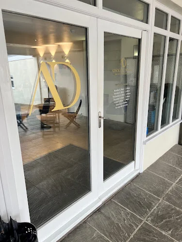 Absolute Dental - Dental clinic in Kingsbridge