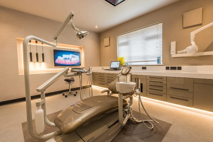 Baycliff Dental & Implant Surgery - Dentist in Liverpool