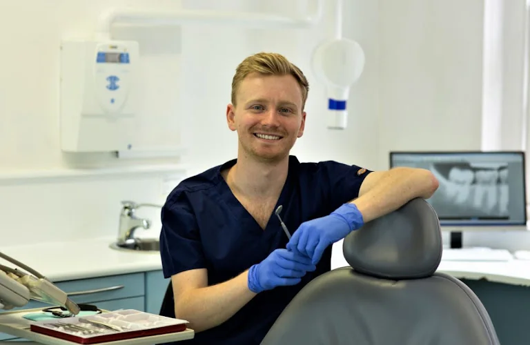 Dr Andrew Wilson - Dentist in London