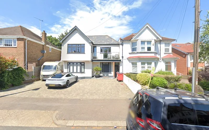 J W - Dental clinic in Westcliff-on-Sea