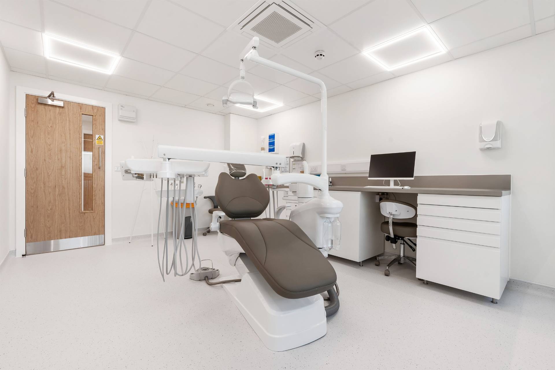 Stockport Implant Centre - Photo 2