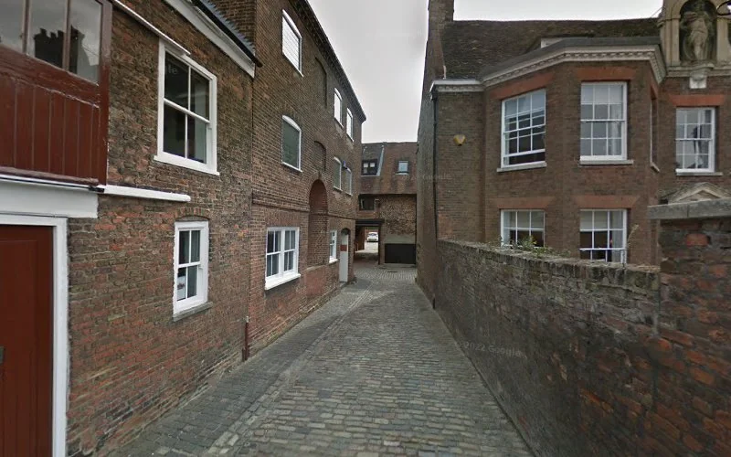 Dr I Martin - Dentist in King's Lynn