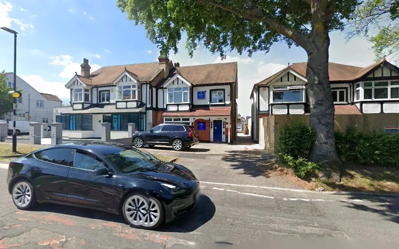 Sergides Miss M - Dental clinic in Carshalton