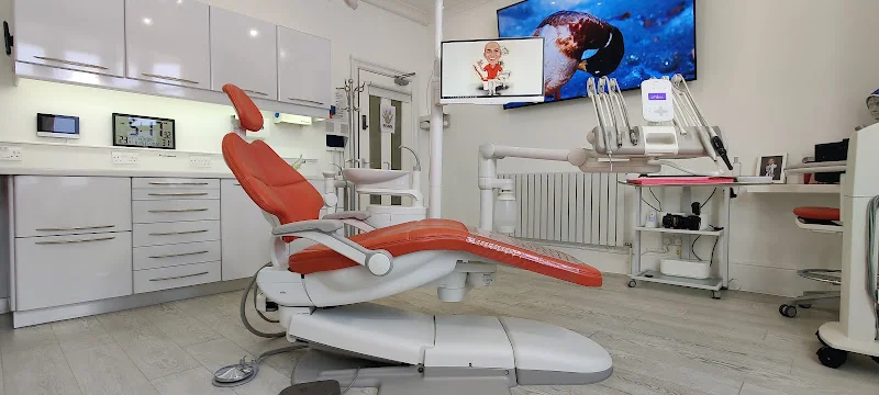 Skin & Smiles - Dentist in Watford