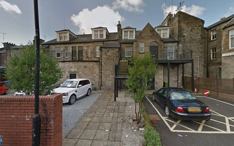 Milby Laura A - Dentist in Glasgow