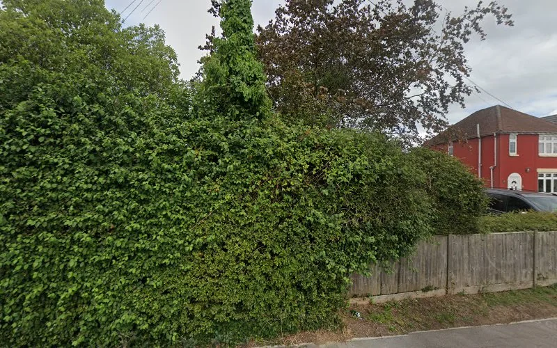 Son Smile Ltd - Dentist in Fareham