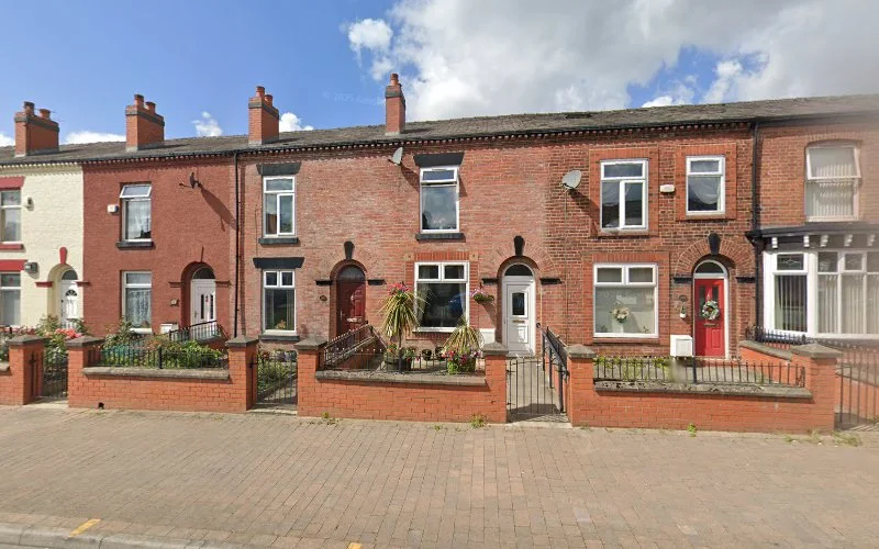 Pristine Dental Lab UK - Dental laboratory in Bolton