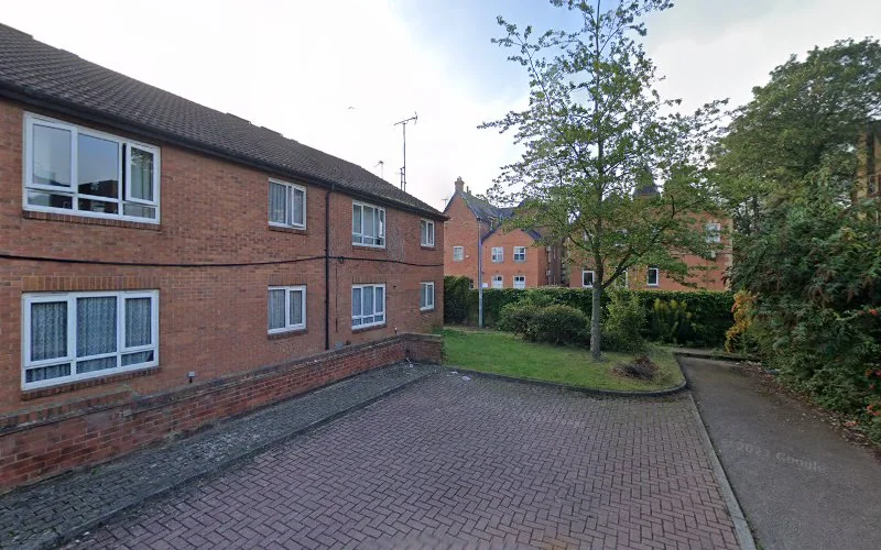 THE SUNDAY DENTIST - Dental clinic in Northampton