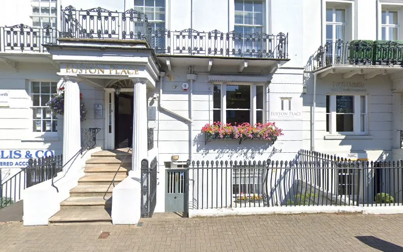 Dr Sian Mulligan - Dentist in Leamington Spa