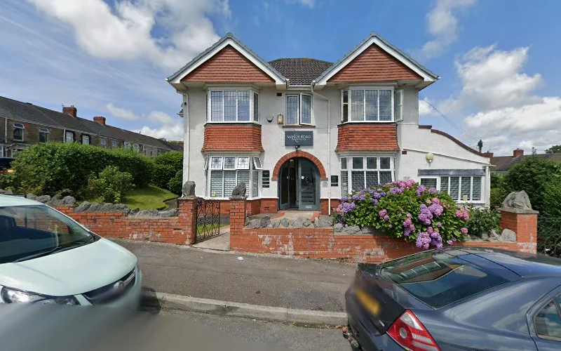 Dr L Jones -manor Dental Practice - Dentist in Swansea
