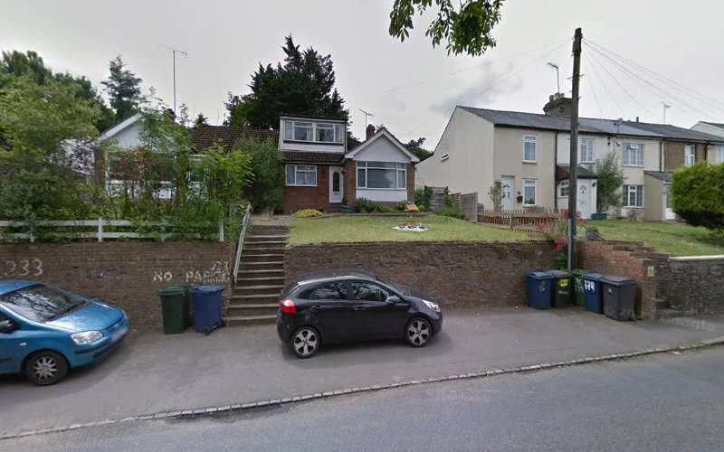 Dr Reshmi Bansal - The Millhouse Dental Practice - Dental clinic in High Wycombe