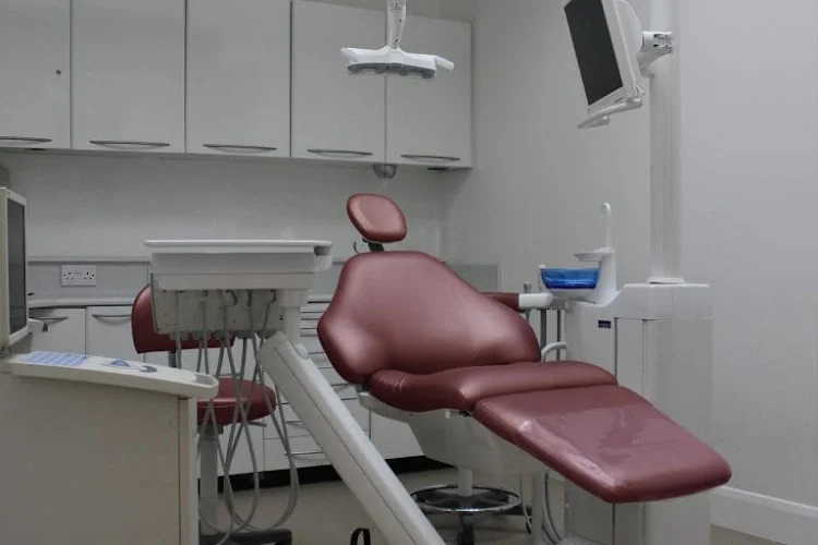 Surbiton Smile Centre - Dental clinic in Surbiton