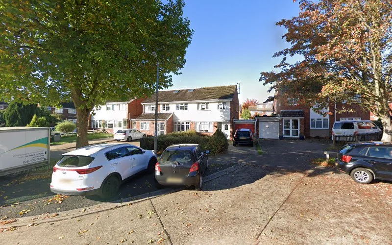 Europe Dental - Dental implants periodontist in Estate