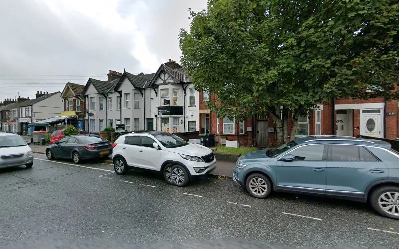 Dr Shehnaz Quasim - Marsh House Dental Practice - Dental clinic in Luton