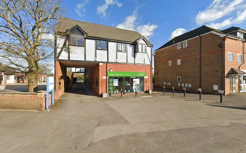 Ken Hemmings Consultant in Restorative Dentistry - Dental clinic in Great Missenden