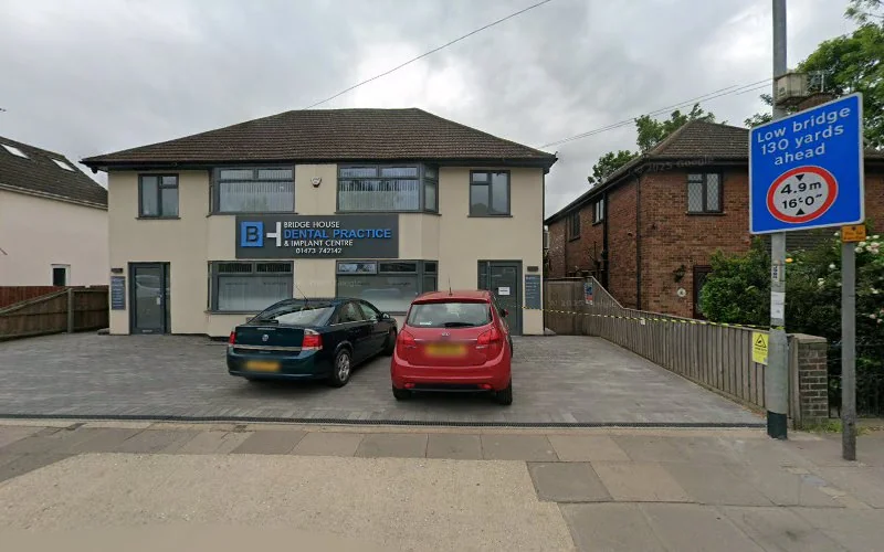 Jakileti Dr S - Dentist in Ipswich