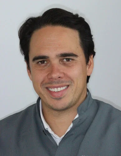 Dr Diogo Silveira. Dental Implant Clinic in Battersea - Dentist in London