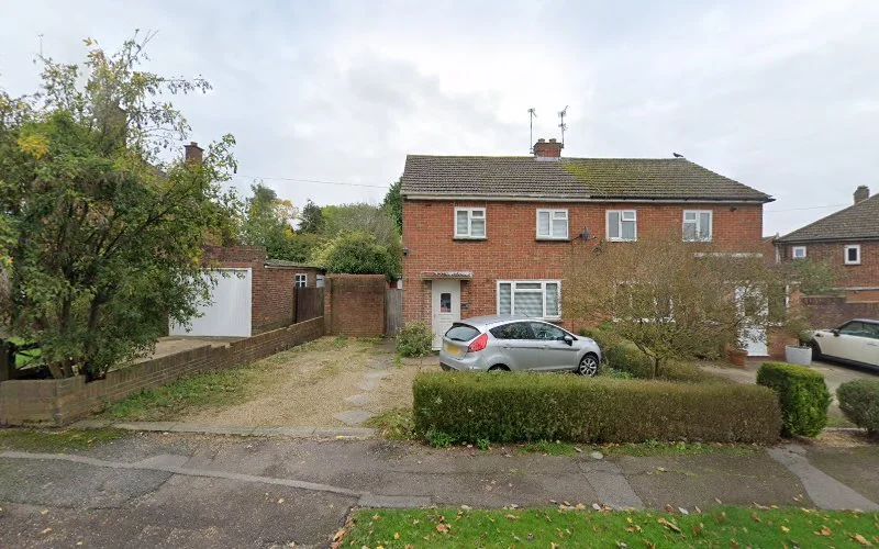 Caddel J M - Dental clinic in Milton Keynes