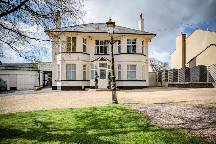 South Coast Implant & Cosmetic Dentist - Cosmetic dentist in Wimborne