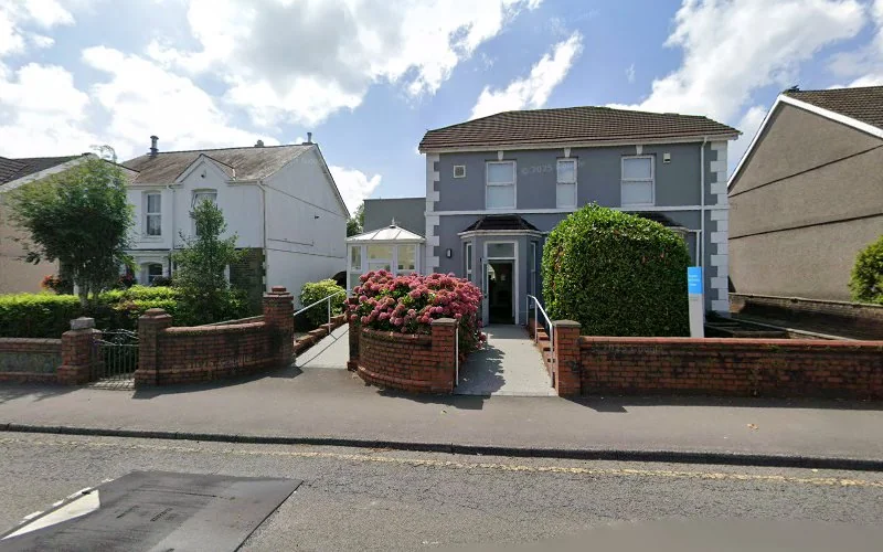 Smiley I W - Dental clinic in Swansea