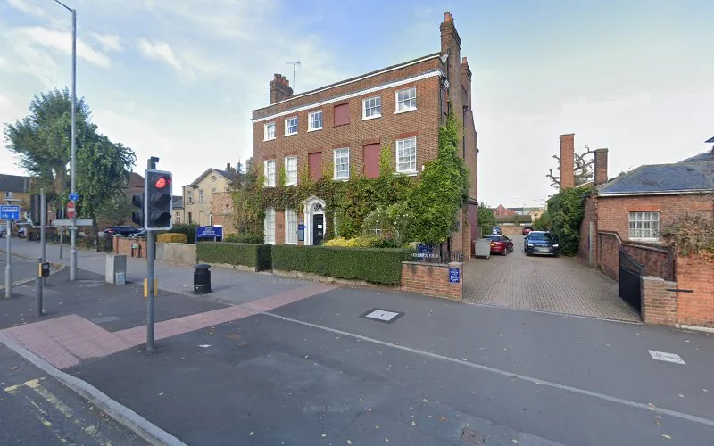 Hanif A - Dental clinic in Reading