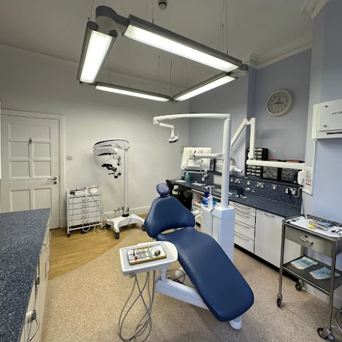 Carisbrooke Dental Practice - Dental clinic in Leicester