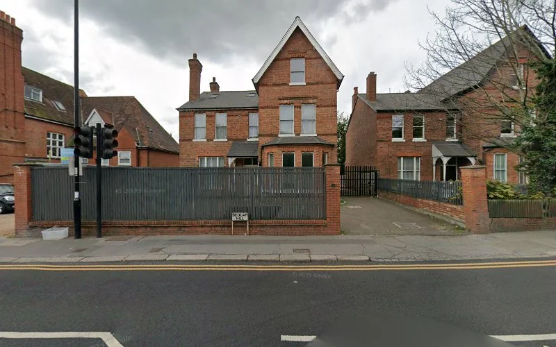 Weeks P - Dental clinic in London