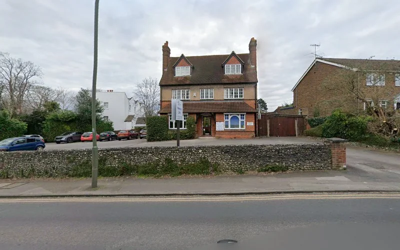 Wilczynski R J - Dental clinic in Guildford