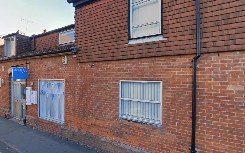 Coombs M C - Dental clinic in Wantage