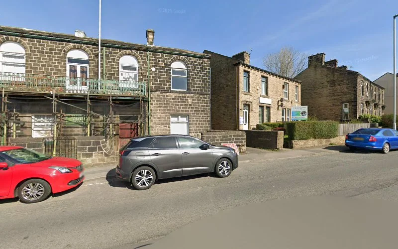 Roberts A J - Dental clinic in Bradford