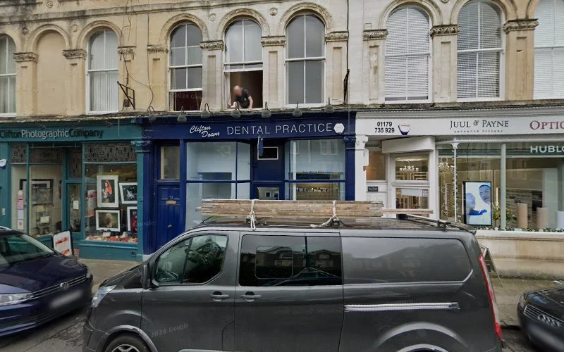 Cakin E - Dentist in Bristol