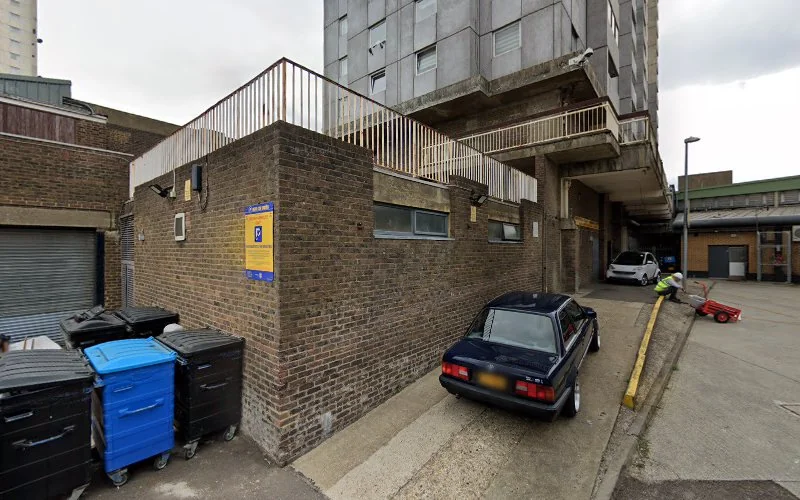 Patel S & I - Dentist in London