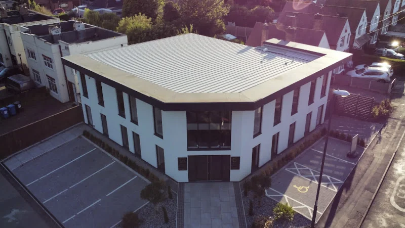 Dental Perfection - Dental Implants, Invisalign, Cosmetic Dentistry Derby - Dentist in Derby