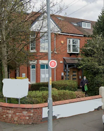 Dentist Dr. Michael Chu - Dental clinic in Manchester