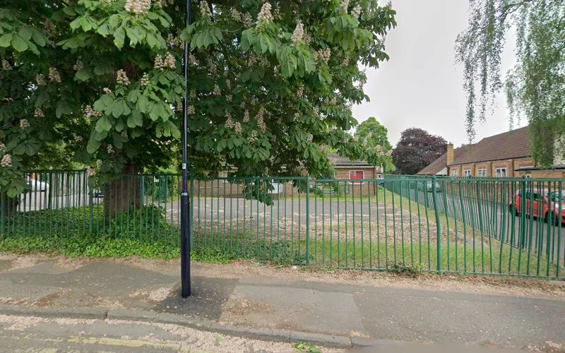 Dr S Bhatia - Dental clinic in Maidenhead