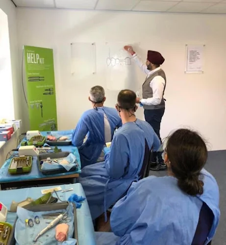 Implants By Chani - Dentist in Nottingham