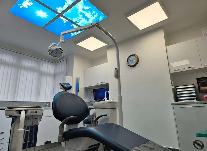 Loddon Bridge Road Dental Practice - Dental clinic in Reading