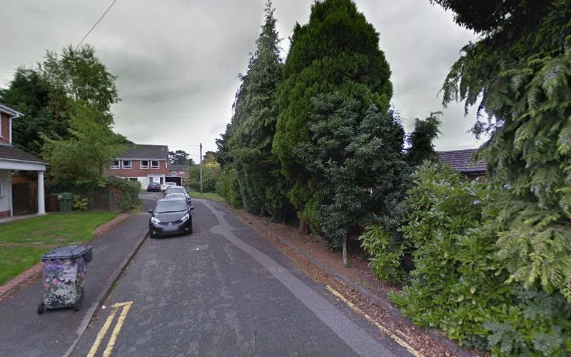 LHDP Smilecare and Referral Centre - Dentist in Bromsgrove