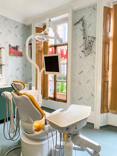 Leicester Square Dental Clinic - Dental clinic in London