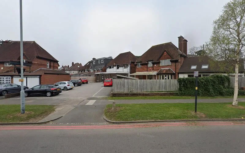 Khong M - Dentist in Birmingham