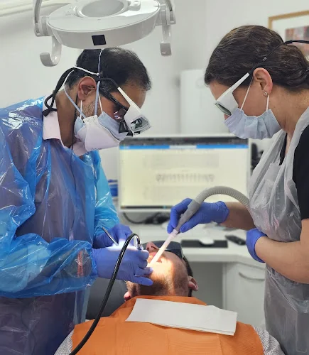 Lee Dental and Implant Practice - Dentist in London