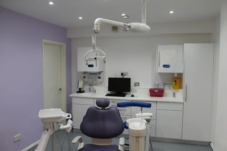 Eyes & Smiles - Dentists - Dentist in London