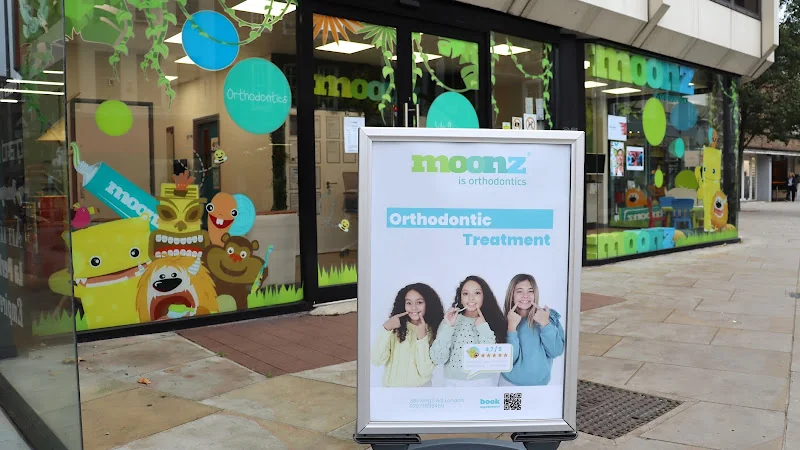 Moonz | Orthodontic Practice London - Dentist in London