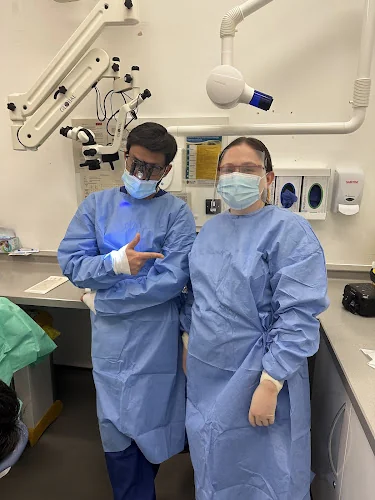 Karun Dewan | Specialist Periodontist | Endodontics | Dental Implants - Dentist in Birmingham