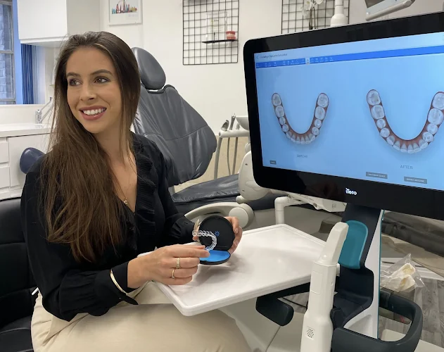 Aligner Confidence - Cosmetic dentist in Amersham