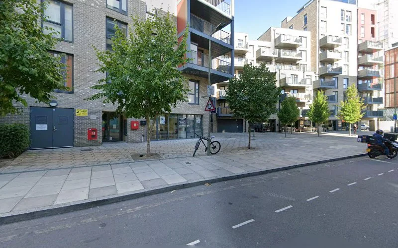 Manny Matharu - Dentist in London