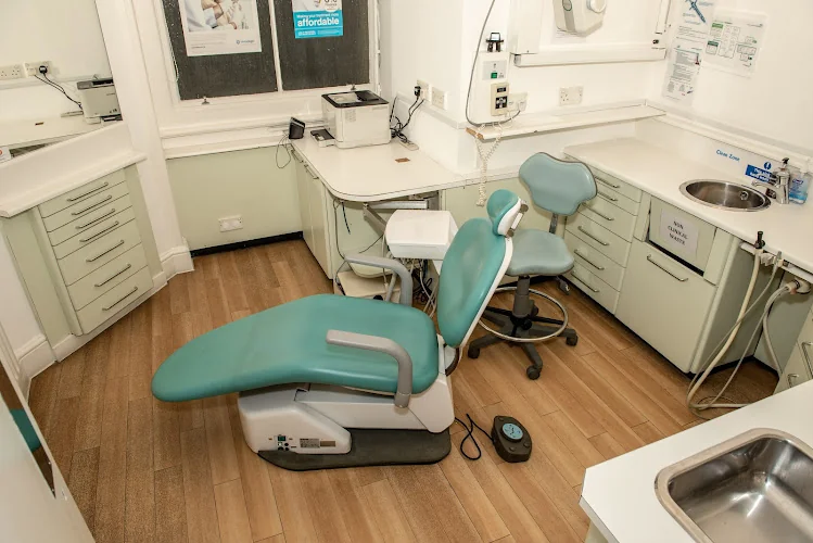 Victoria Dental Centre - Dental clinic in London