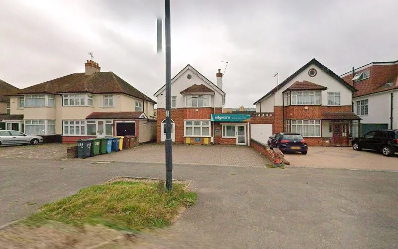 Ramchandani Dr S - Dental clinic in Edgware